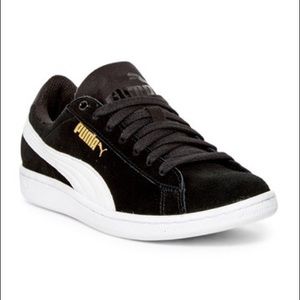 NWT Puma Black Suede Vikky Sneaker Size 6.5